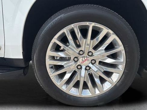 Used 2025 GMC Yukon XL Denali AWD/4WD image 25