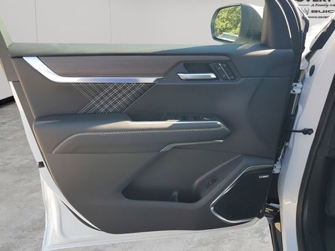 New 2026 GMC Acadia Denali image 28