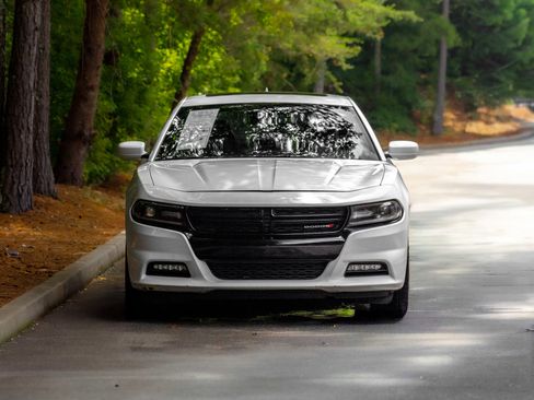 Used 2018 Dodge Charger GT image 30