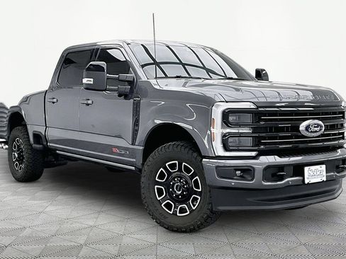 Used 2025 Ford F250 Platinum AWD/4WD image 12