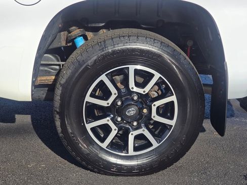 Used 2018 Toyota Tundra SR5 w/ TRD Off Road Package AWD/4WD image 4
