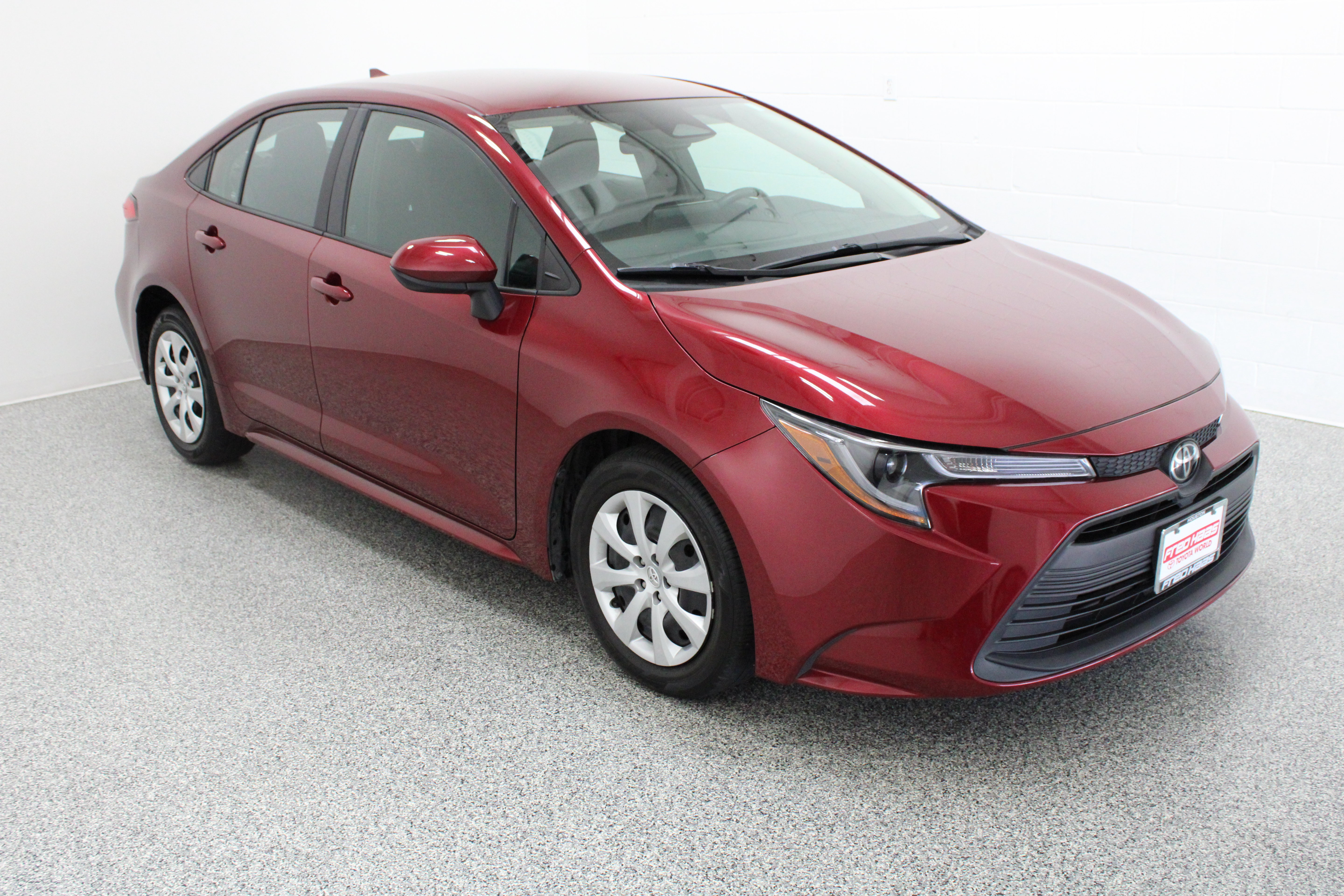 Used 2023 Toyota Corolla LE FWD image 4