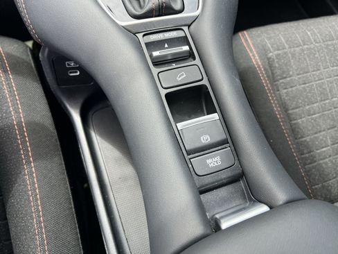 Used 2024 Honda HR-V Sport image 25