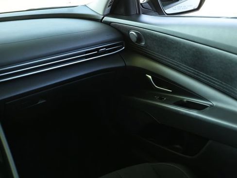 Used 2026 Hyundai Elantra SE FWD image 30