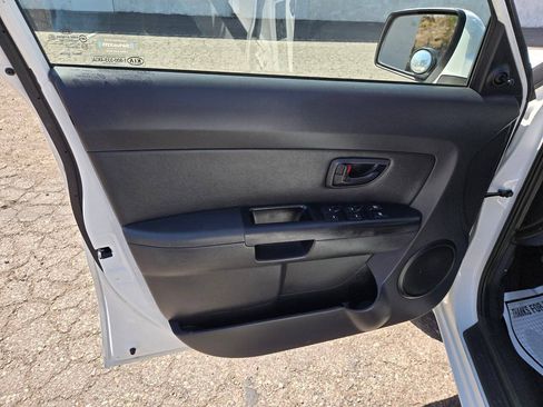 Used 2013 Kia Soul FWD image 20