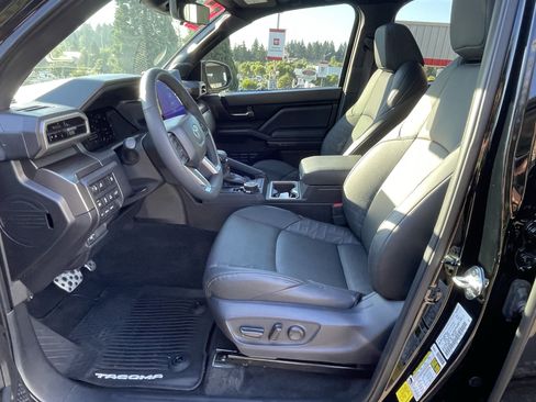 Certified 2025 Toyota Tacoma TRD Sport w/ TRD Sport Premium Package AWD/4WD image 10