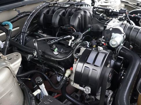 Used 2005 Ford Mustang Premium RWD image 30
