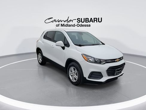 Used 2022 Chevrolet Trax LS w/ Tint and Cruise Package FWD image 2