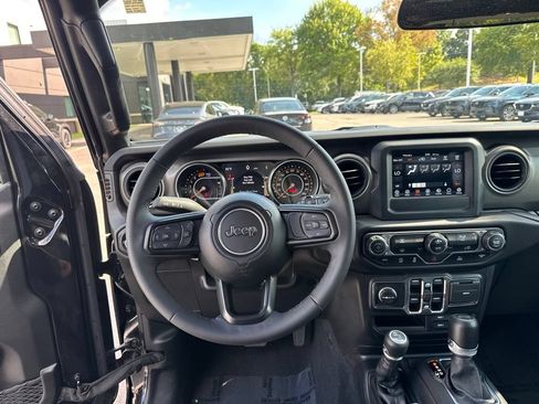 Used 2023 Jeep Wrangler Unlimited Sport AWD/4WD image 13