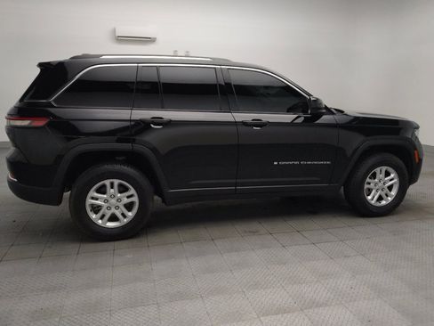Used 2023 Jeep Grand Cherokee Laredo AWD/4WD image 10