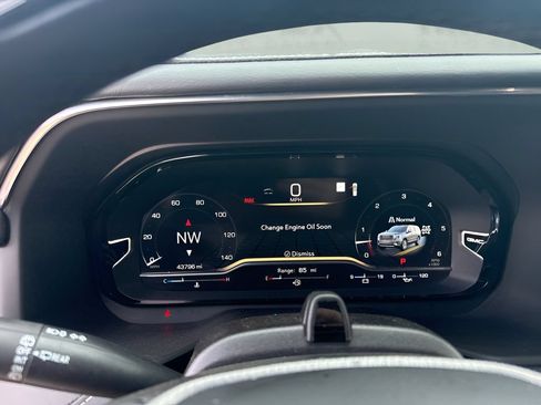 Used 2023 GMC Yukon XL Denali Ultimate AWD/4WD image 14