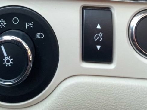 Used 2016 Lincoln MKS w/ Equipment Group 101A FWD image 21