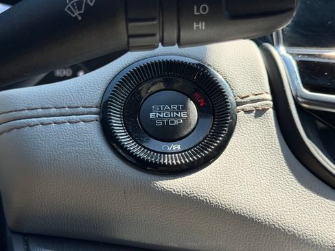 Certified 2025 Jeep Compass Limited AWD/4WD image 28