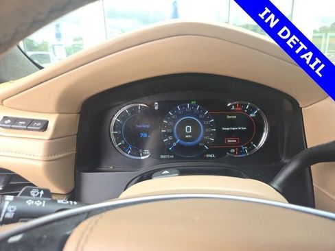 Used 2019 Cadillac Escalade Platinum AWD/4WD image 3
