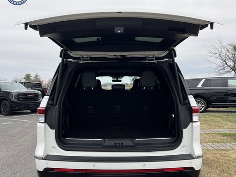 Used 2023 Lincoln Navigator Reserve image 28