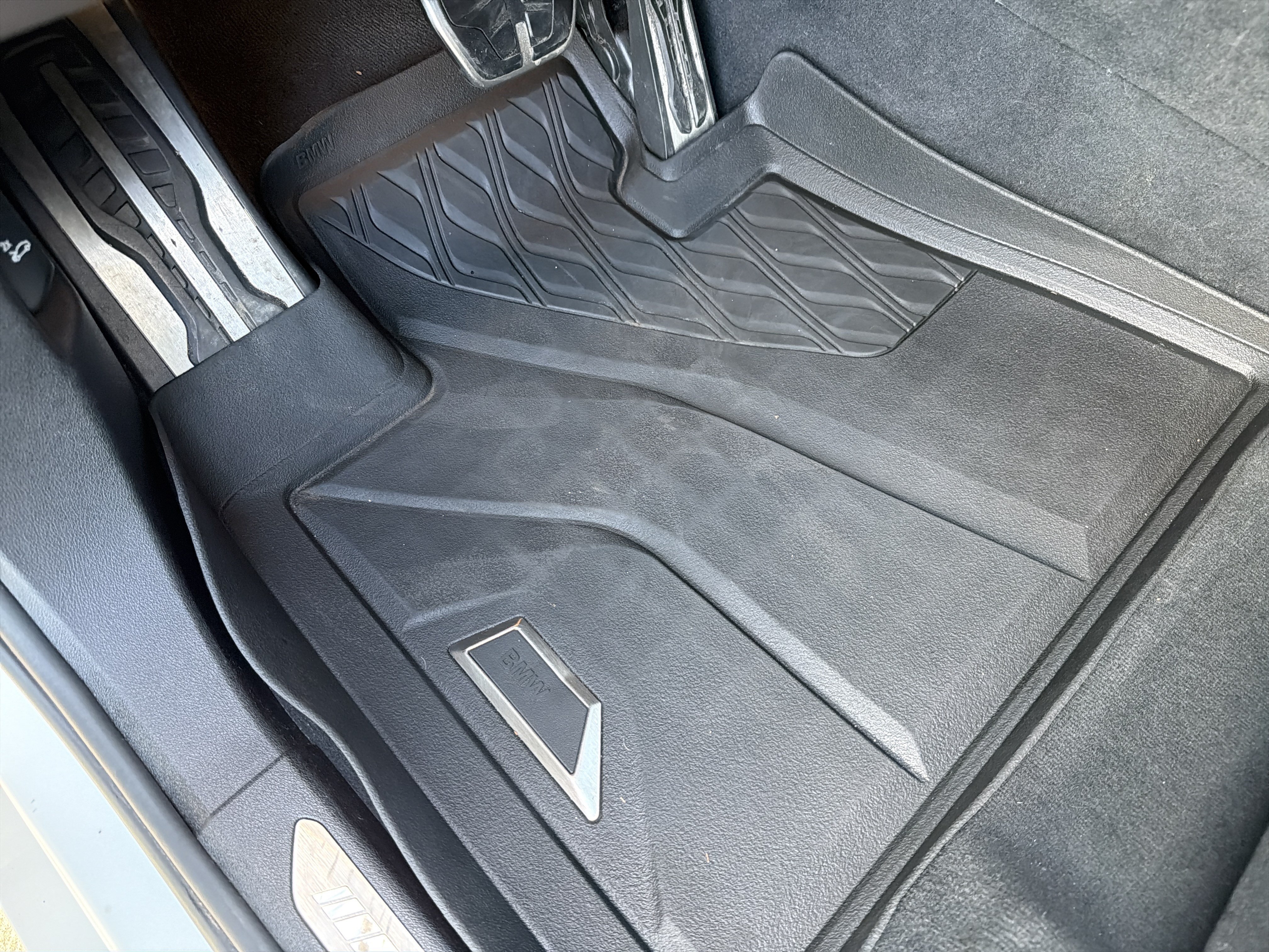 Used 2023 BMW X5 sDrive40i w/ M Sport Package RWD image 17