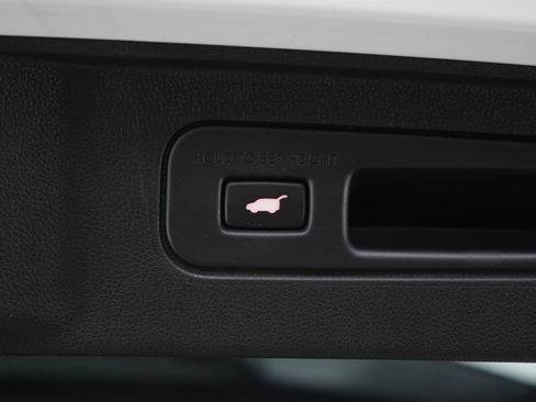 Used 2023 Honda Pilot Sport image 18