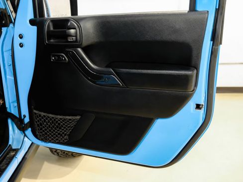 Used 2017 Jeep Wrangler Unlimited Sport AWD/4WD image 39