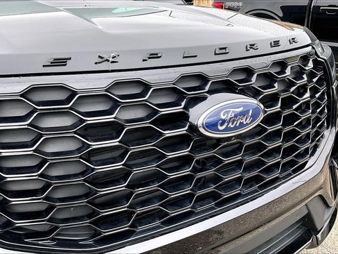Used 2025 Ford Explorer ST-Line w/ Premium Package image 29