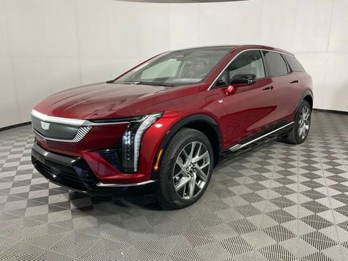 New 2026 Cadillac Optiq Luxury 1 w/ LPO, Floor Liner Package AWD/4WD image 1