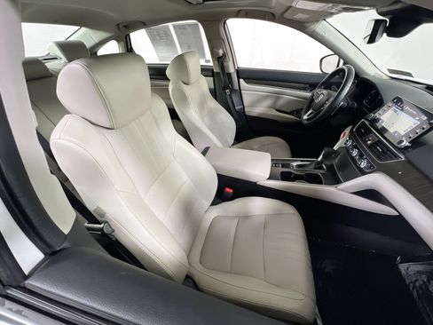 Used 2018 Honda Accord Touring image 28