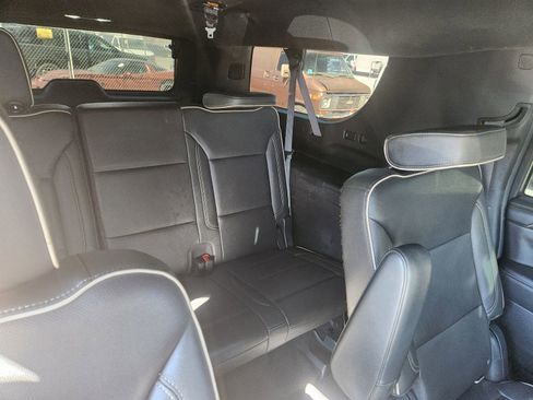 Used 2022 Chevrolet Suburban Premier image 15