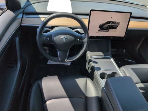 Used 2023 Tesla Model 3 Standard Range image 13