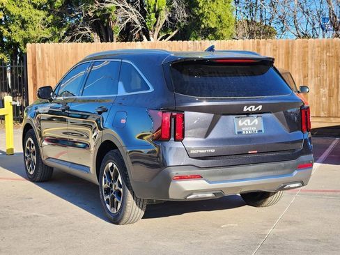 New 2026 Kia Sorento S w/ S Panoramic Sunroof Package FWD image 3