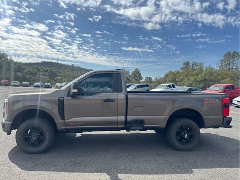 Used 2023 Ford F250 XL w/ STX Appearance Package AWD/4WD image 8