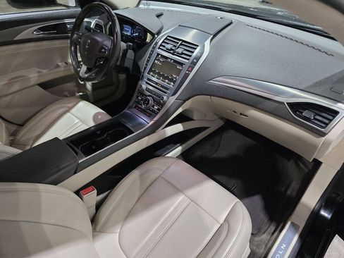 Used 2017 Lincoln MKZ Premiere FWD image 36