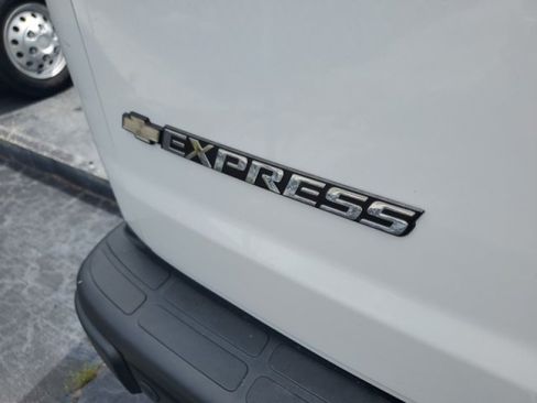 Used 2021 Chevrolet Express 2500 Extended w/ Driver Convenience Package RWD image 7