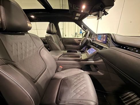 Used 2025 INFINITI QX80 Autograph AWD/4WD image 37