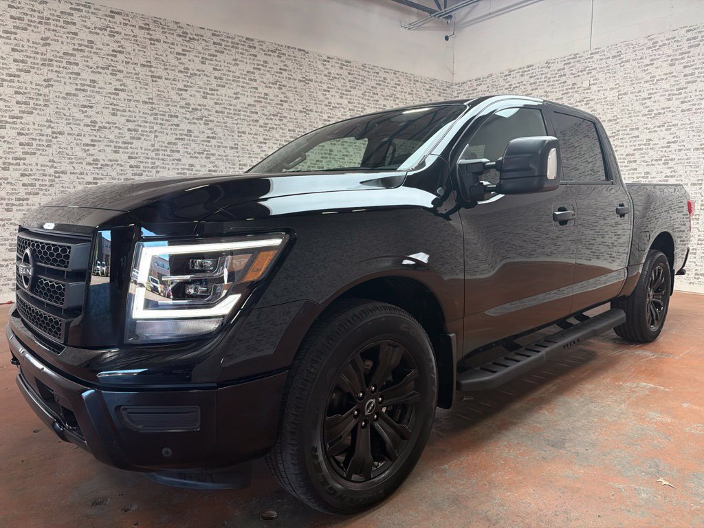 Used 2024 Nissan Titan SV w/ SV Convenience Package AWD/4WD image 3