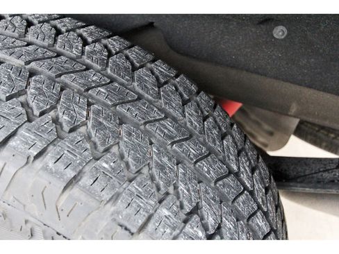 Used 2022 GMC Sierra 1500 SLT w/ SLT Convenience Package image 32