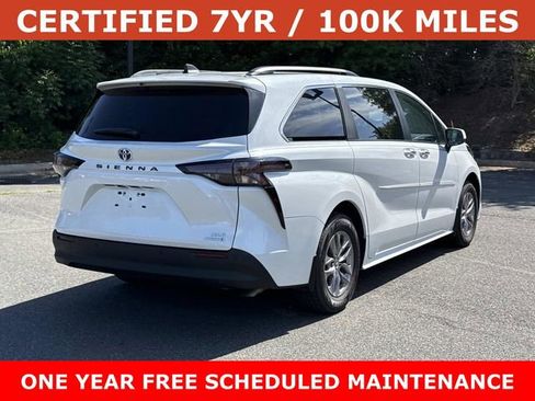 Used 2024 Toyota Sienna XLE w/ XLE Plus Package FWD image 2