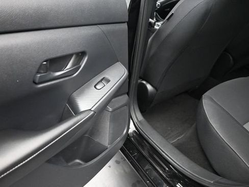Used 2025 Nissan Sentra SV FWD image 18