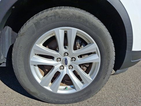 Used 2018 Ford Explorer XLT w/ Equipment Group 201A image 8