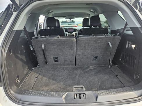 Used 2021 Ford Explorer XLT w/ Equipment Group 202A RWD image 28