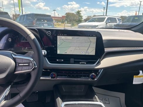 New 2026 Chevrolet Equinox LT w/ Convenience Package II image 22