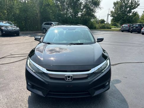 Used 2017 Honda Civic Touring image 2