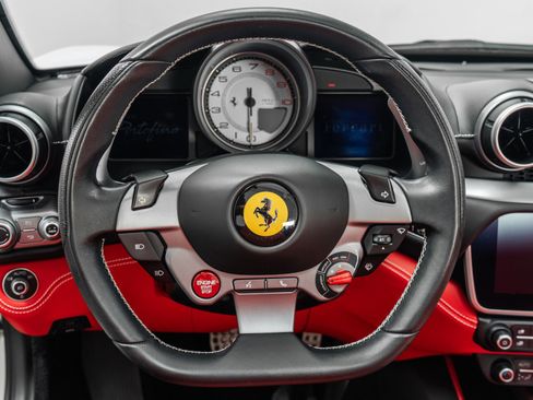 Used 2019 Ferrari Portofino RWD image 15