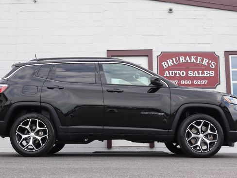 Used 2024 Jeep Compass Limited w/ Sun and Sound Group AWD/4WD image 1