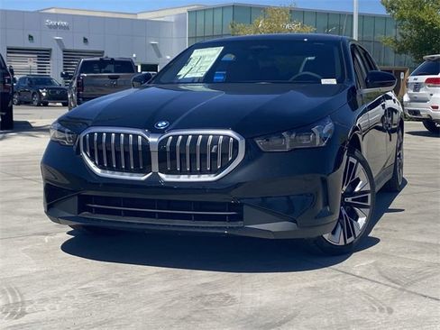 New 2026 BMW i5 eDrive40 image 3