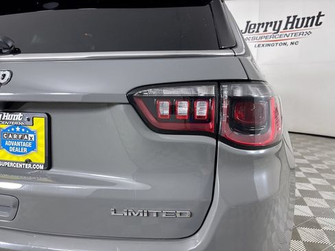 Used 2022 Jeep Compass Limited AWD/4WD image 32