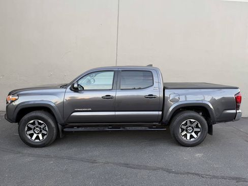 Used 2017 Toyota Tacoma SR5 w/ Tow Package AWD/4WD image 3
