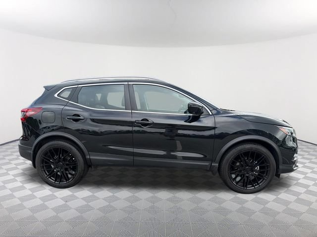 Used 2022 Nissan Rogue Sport SL w/ Premium Package FWD image 4