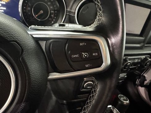 Used 2020 Jeep Wrangler Unlimited Sahara w/ Dual Top Group AWD/4WD image 6