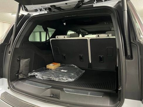 New 2026 Cadillac Escalade ESV Platinum Sport w/ LPO, ONYX Package AWD/4WD image 19