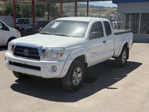 Used 2008 Toyota Tacoma PreRunner RWD image 8