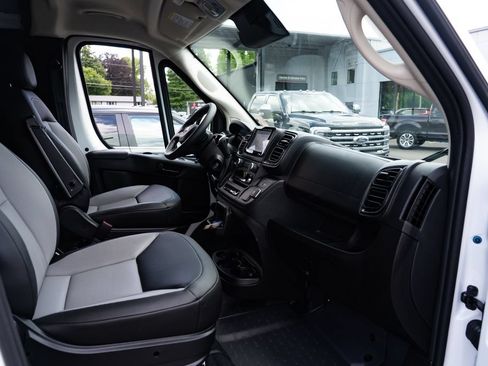 Used 2026 RAM ProMaster 2500 w/ Convenience Group FWD image 22